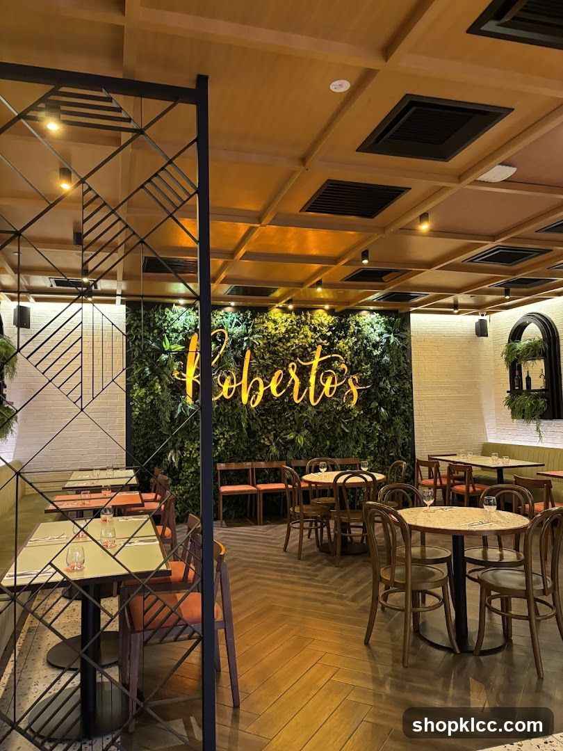 Roberto's Restaurant Interior