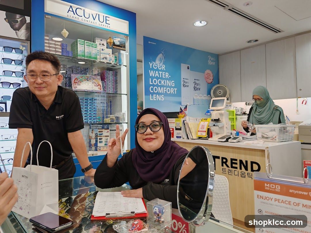 Optometry Store Staff