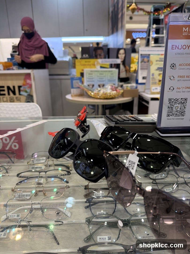 Eyeglasses Display
