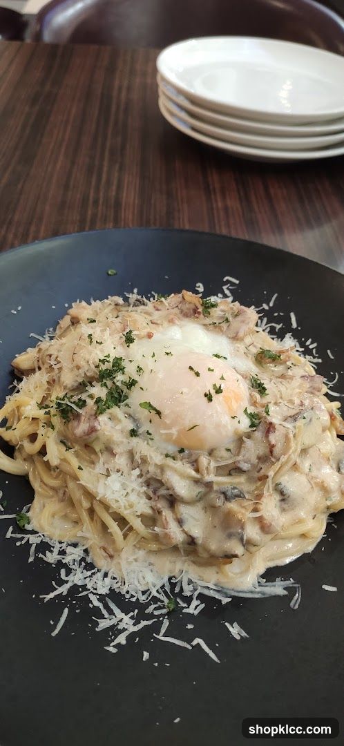 Spaghetti Carbonara with Egg
