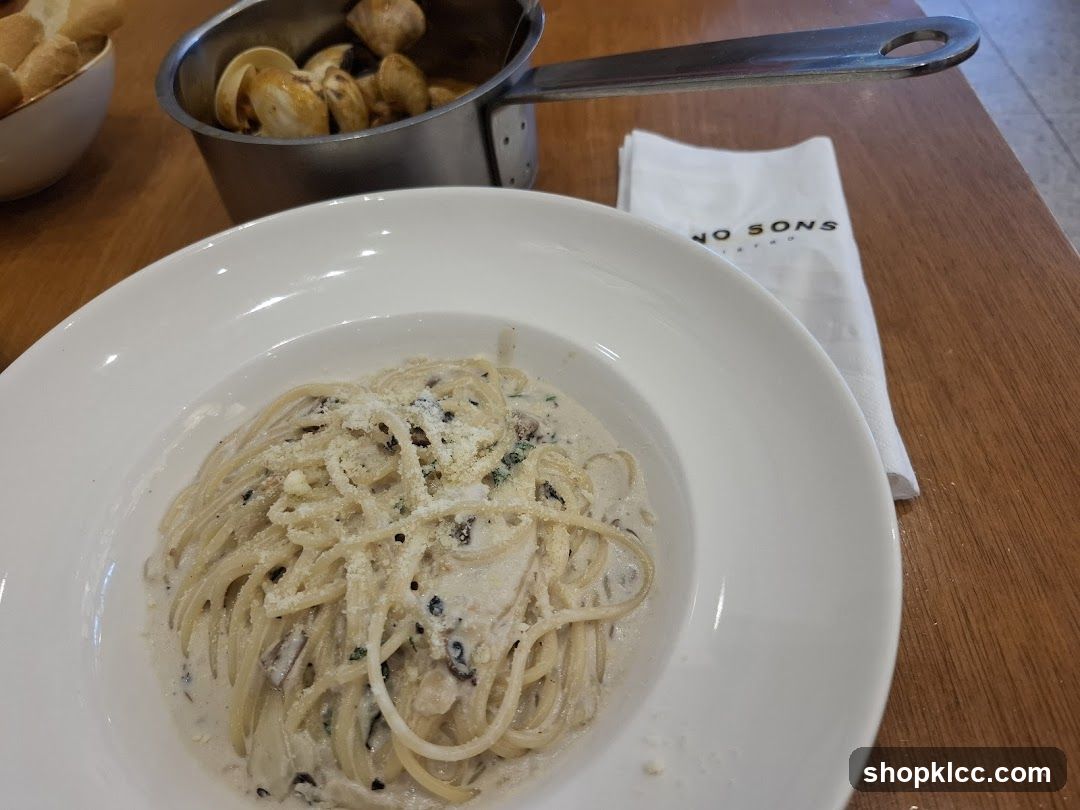 Creamy Pasta with Clams and Bread