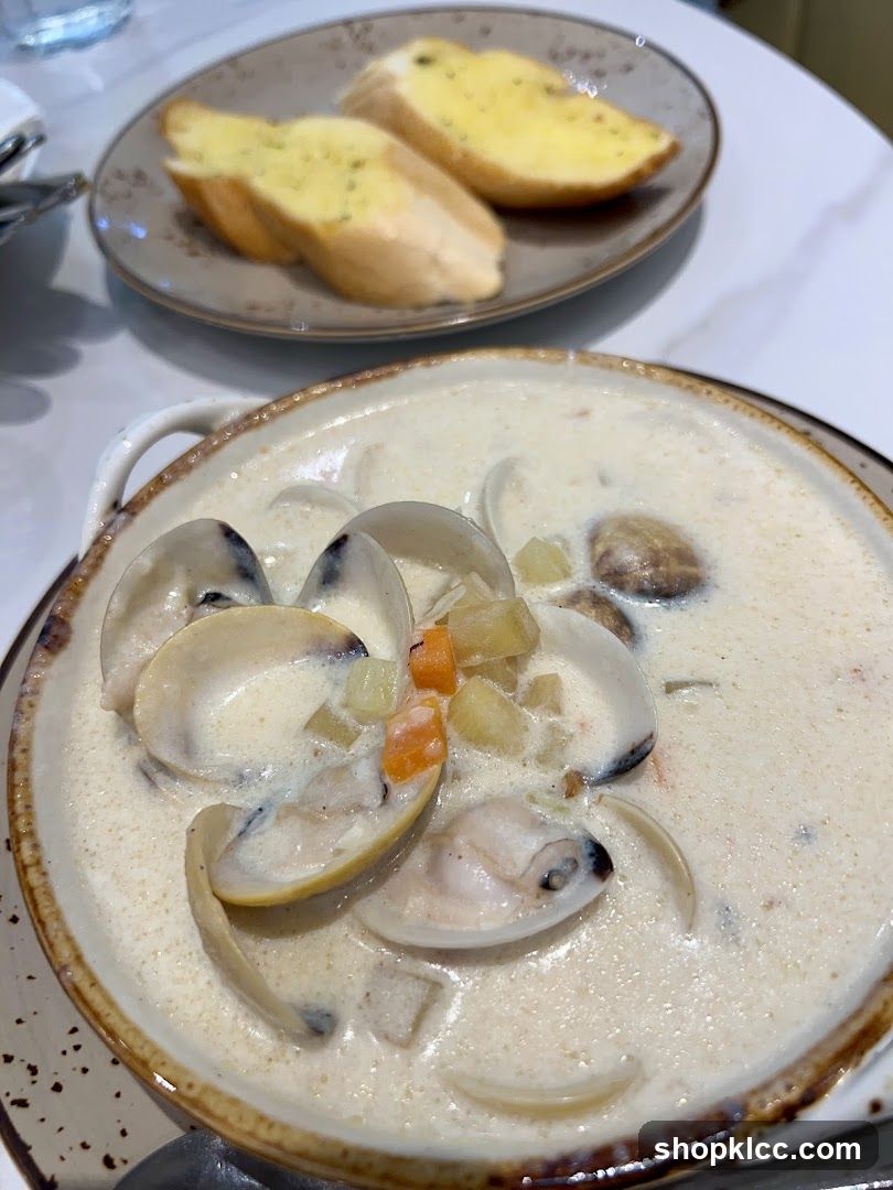 Clam Chowder with Garlic Bread