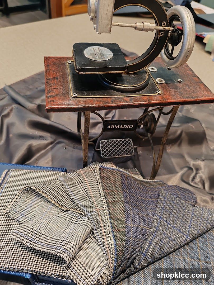 Decorative Sewing Machine with Fabric Swatches