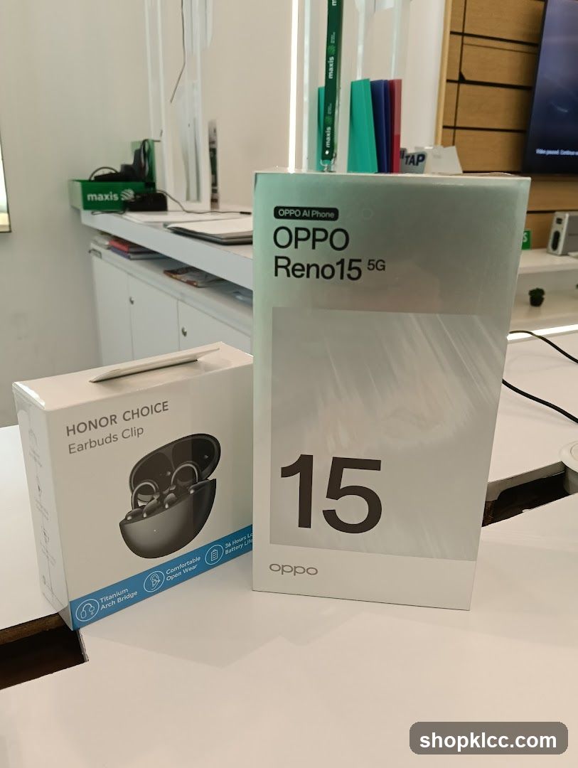 OPPO Reno15 5G and HONOR CHOICE Earbuds Clip