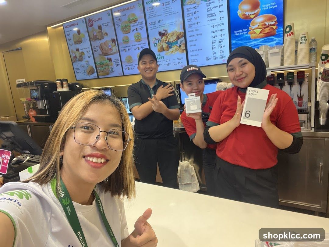 Fast Food Restaurant Staff with Prizes