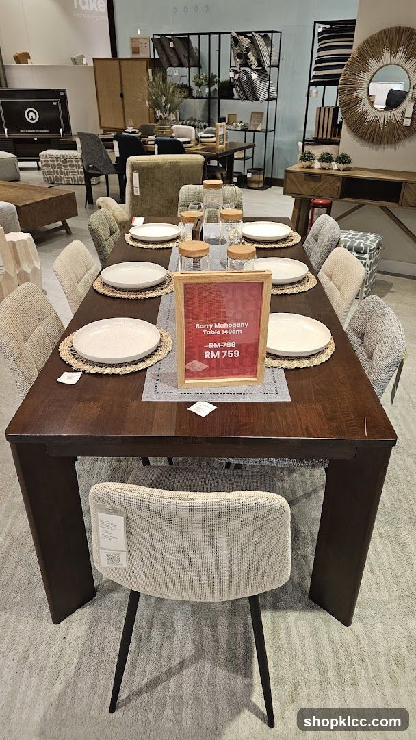 Dining Table Display