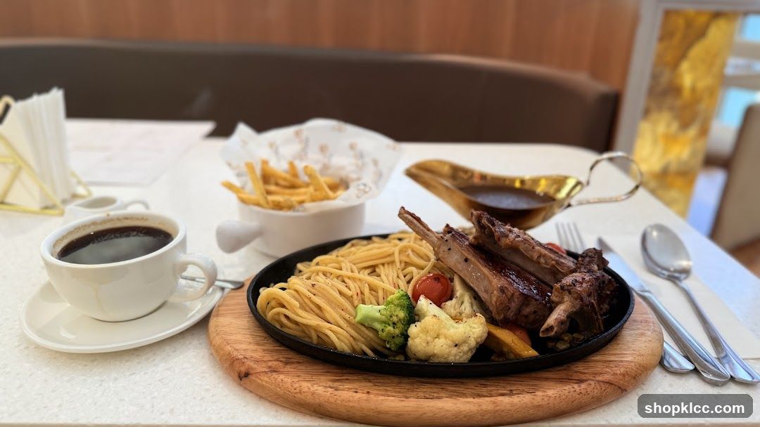 Lamb Chops with Spaghetti and Fries