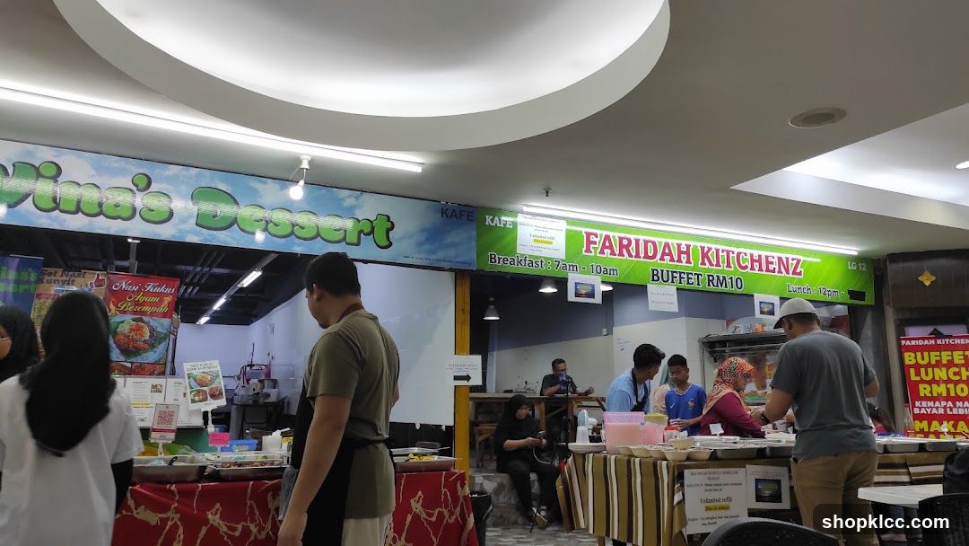 Food stalls in a marketplace