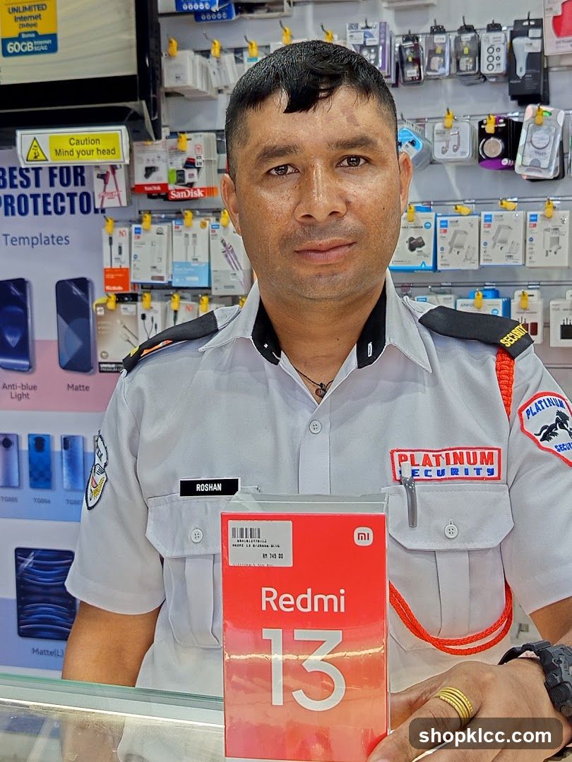 Security Guard with Phone Box