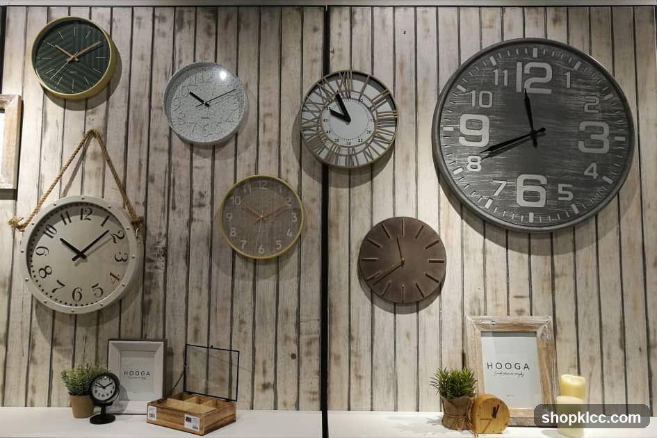 Wall Clocks Display