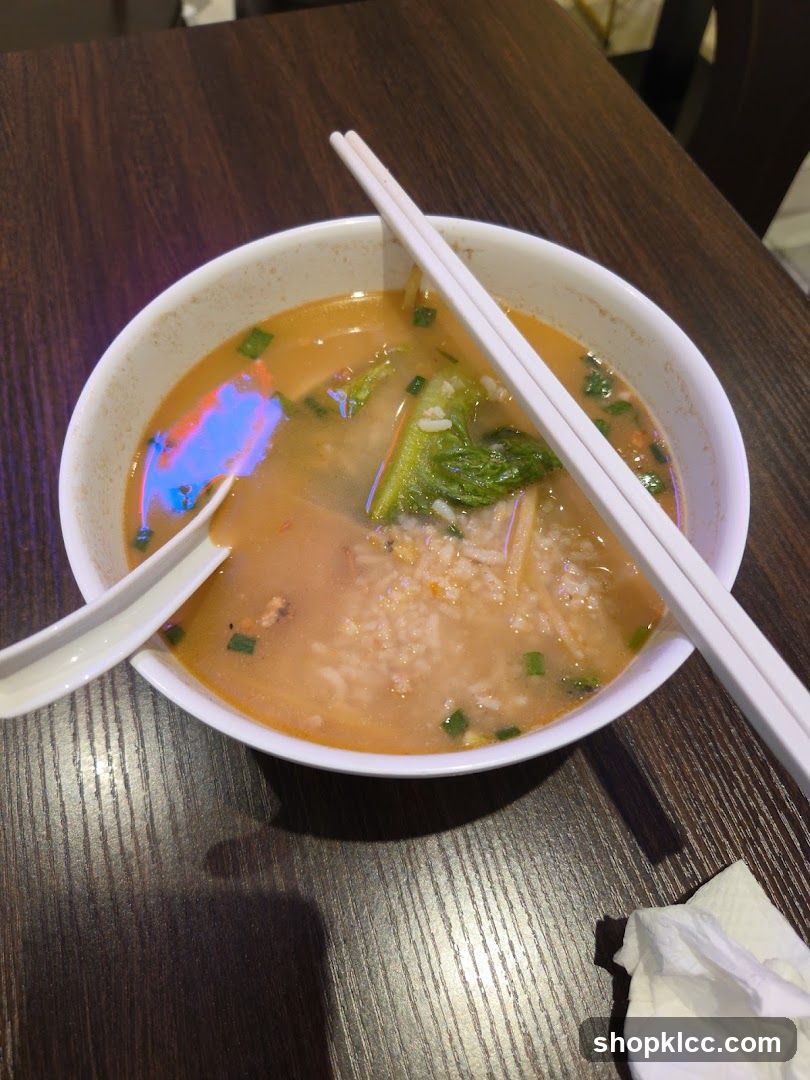 Congee with vegetables and meat