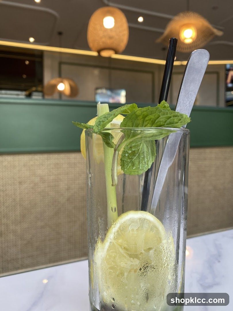 Refreshing Drink with Lemon and Mint
