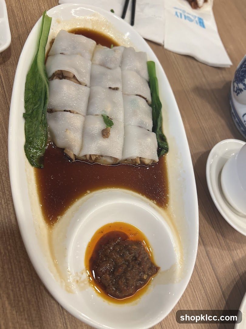 Steamed Rice Rolls with Sauce