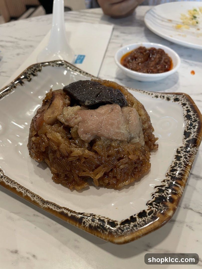 Steamed Sticky Rice with Chicken and Mushroom