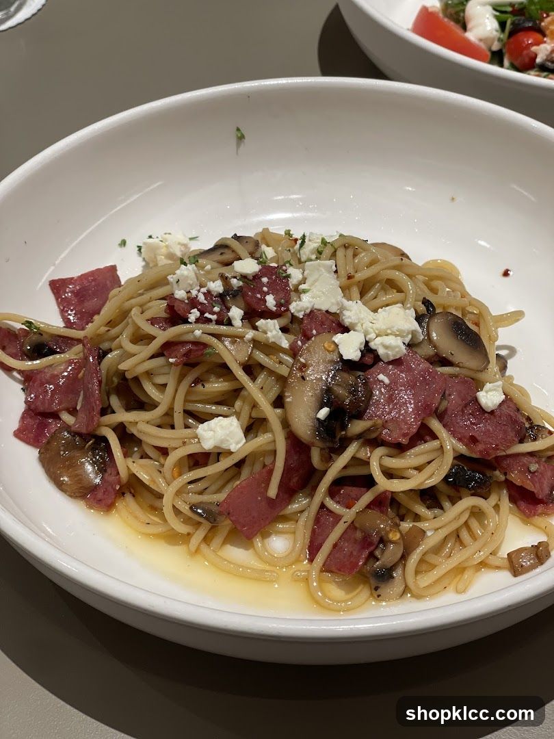 Spaghetti with Meat and Mushrooms