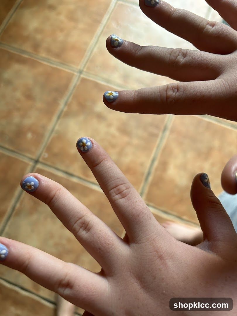 Daisy Nail Art