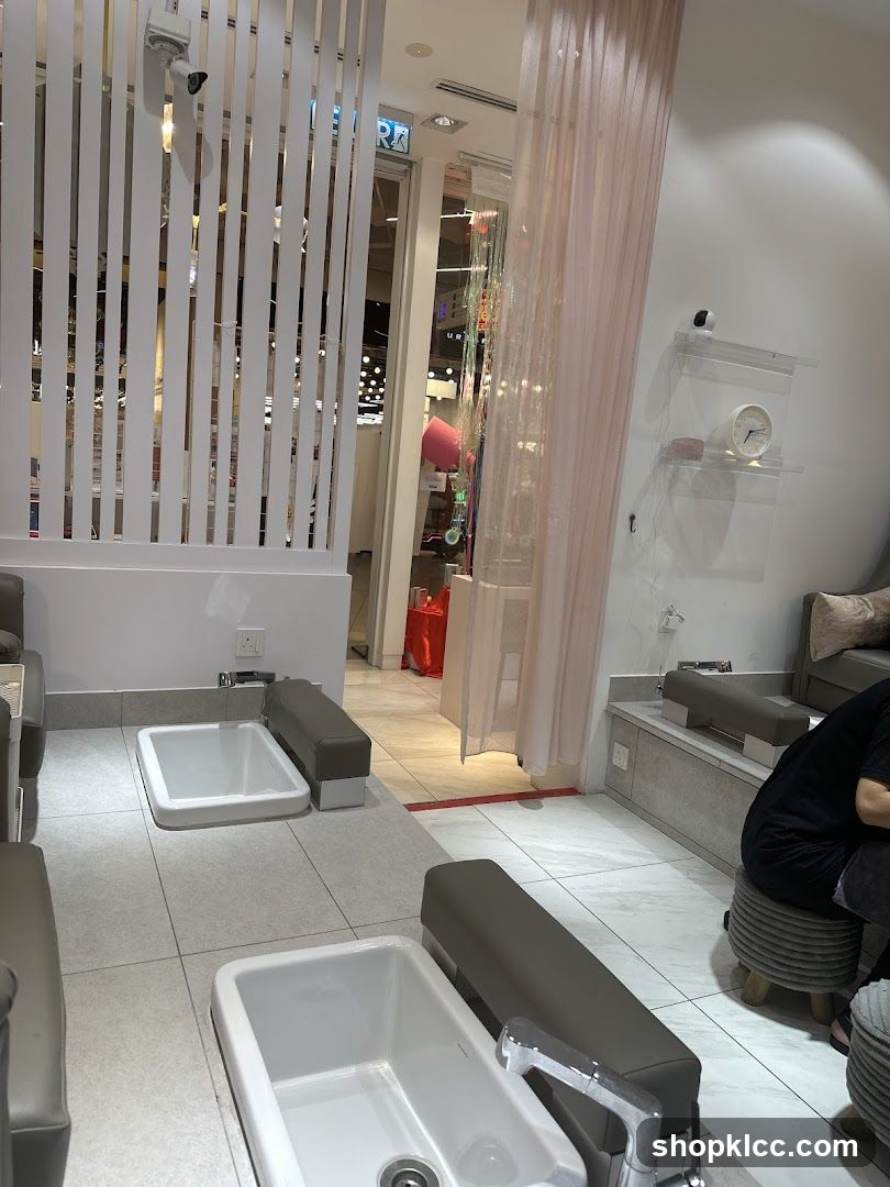 Nail Salon Foot Baths