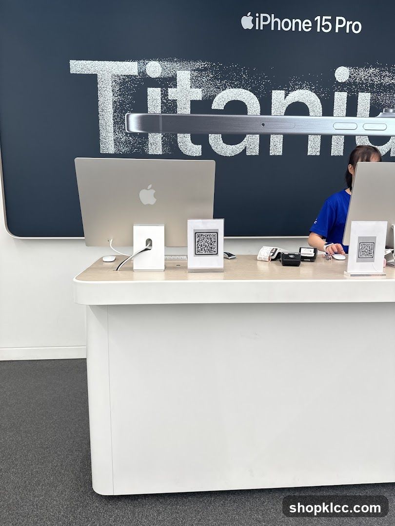 Apple Store Display
