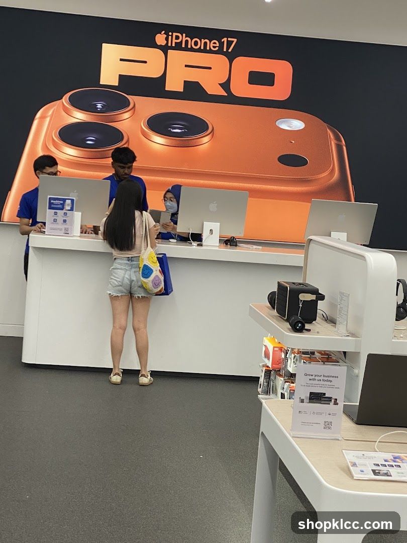 Apple Store Display