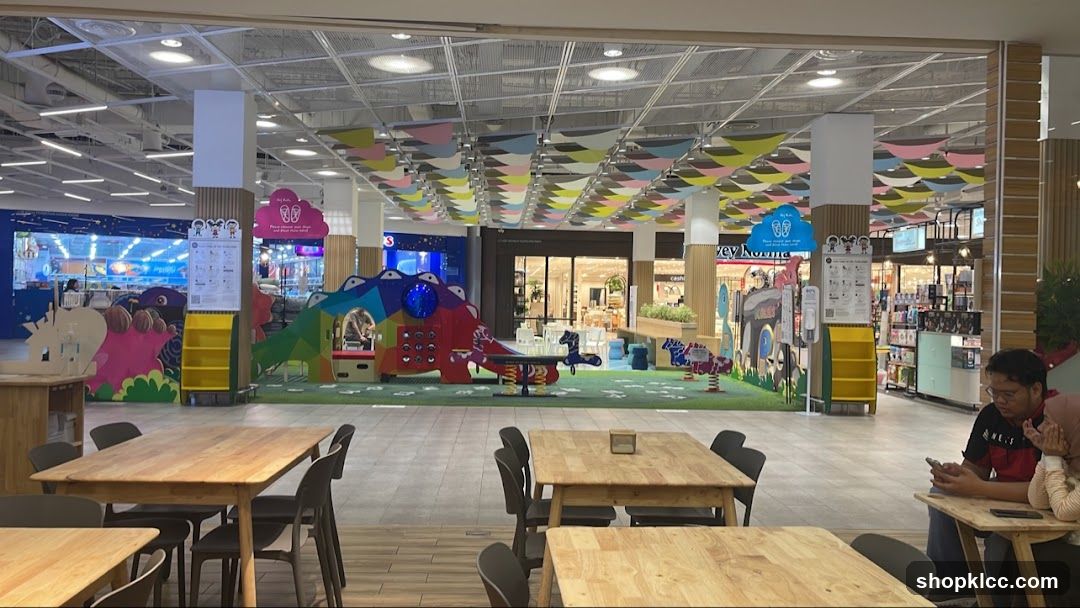 Indoor Play Area and Seating