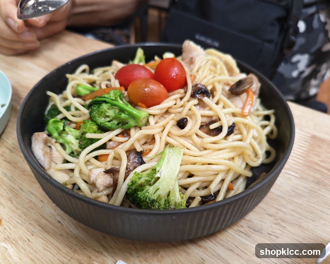 Spaghetti with Chicken and Vegetables