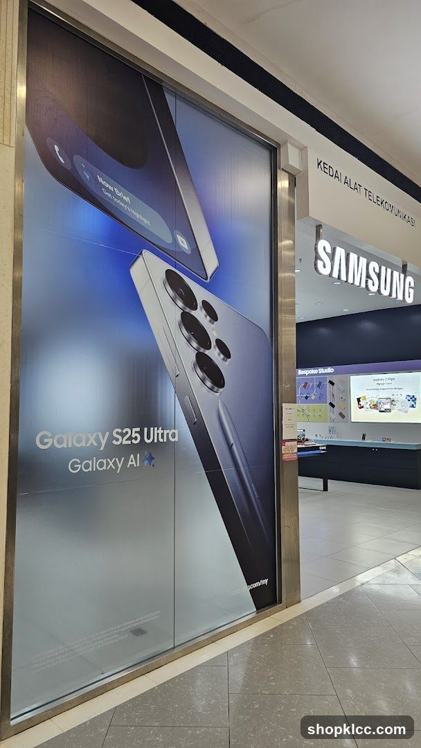 Samsung Galaxy S25 Ultra Advertisement
