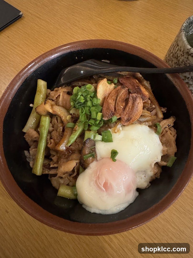 Beef Bowl with Eggs and Vegetables