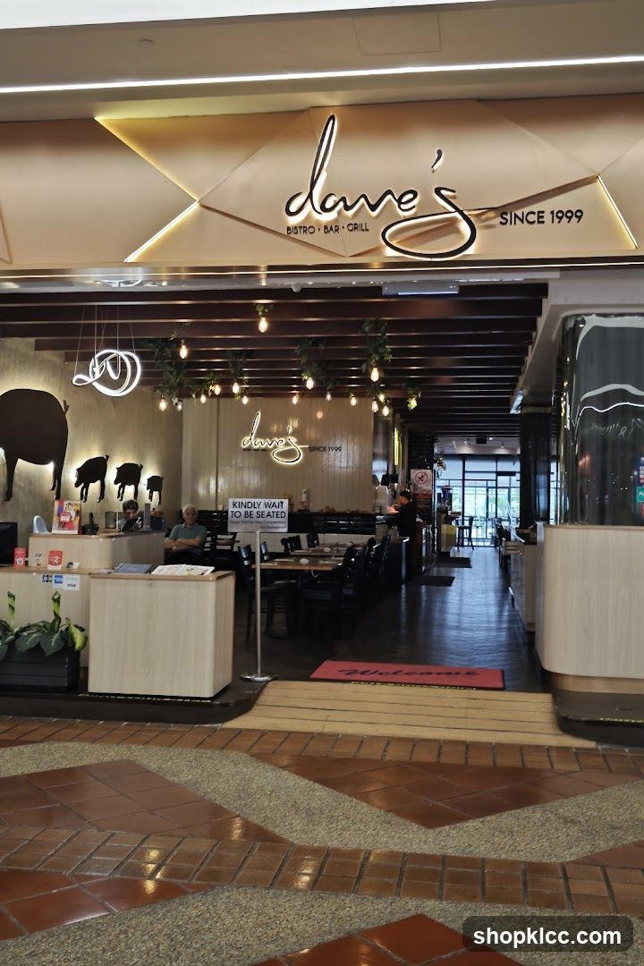 Dave's Bistro • Bar & Grill