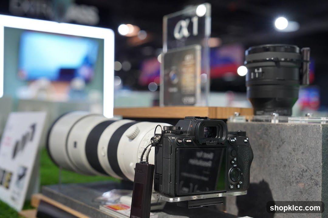 Camera and Lenses Display