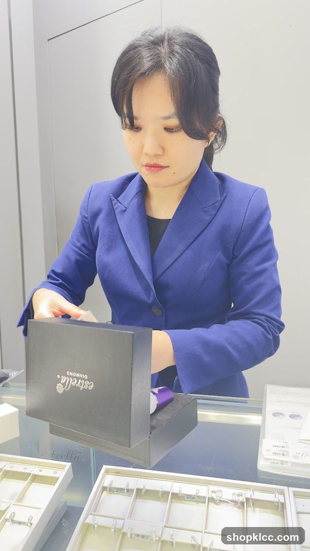 Jewelry Store Employee