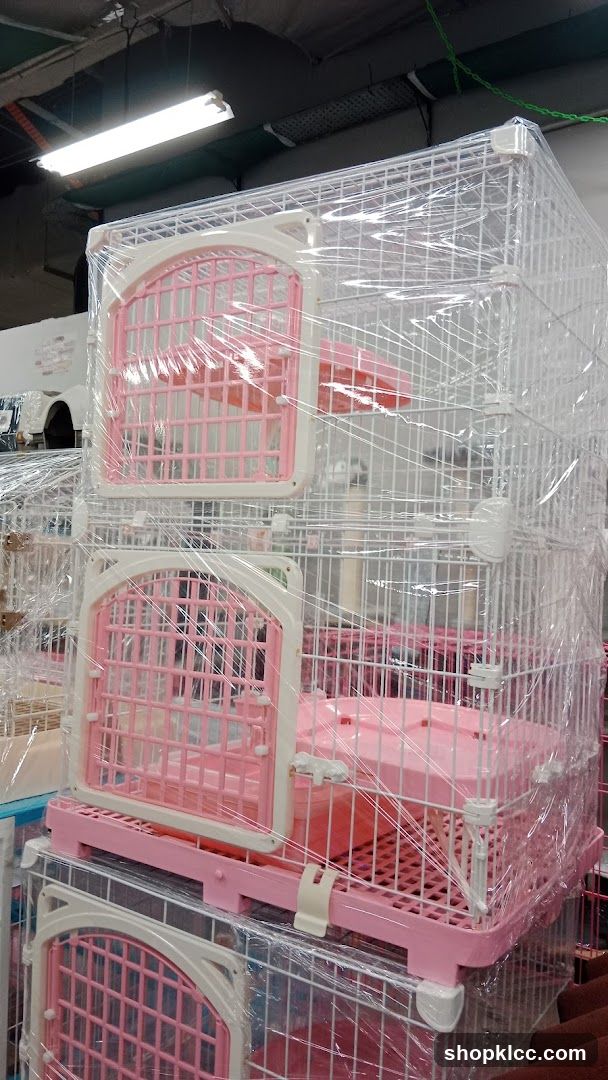 Pet Cages Display