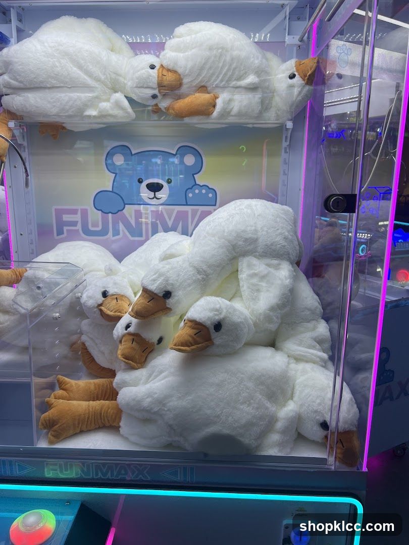 Clutch Machine with Plush Toys