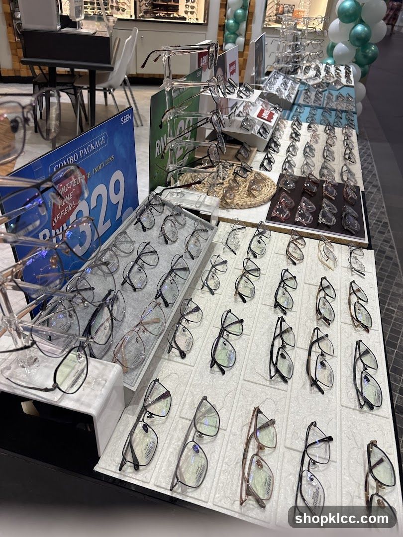 Eyeglasses Display