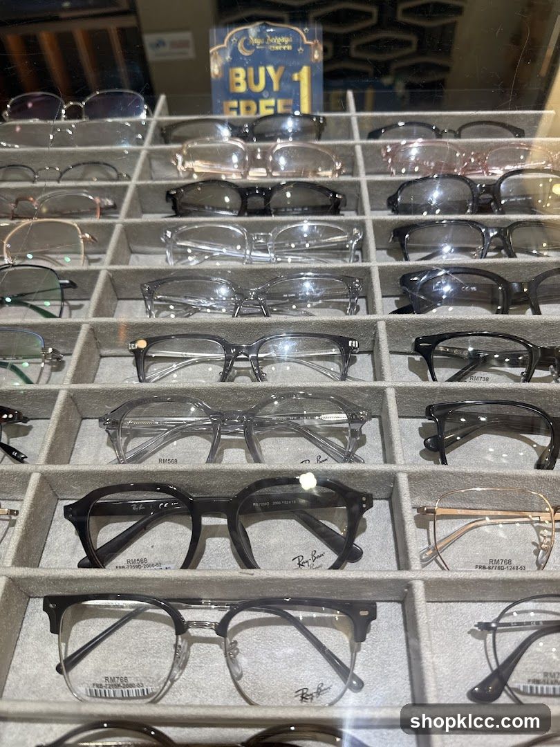 Eyeglasses Display
