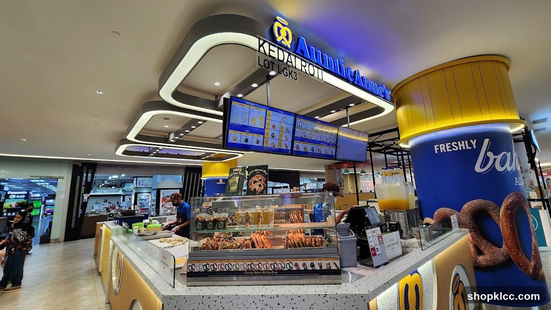 Auntie Anne's Food Court Stall