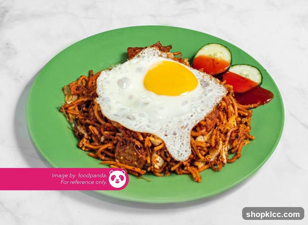 Fried Noodles with Fried Egg