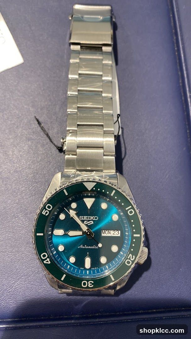 Seiko Diver Watch Display