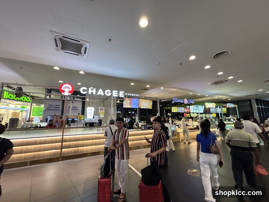 Food court with multiple vendors
