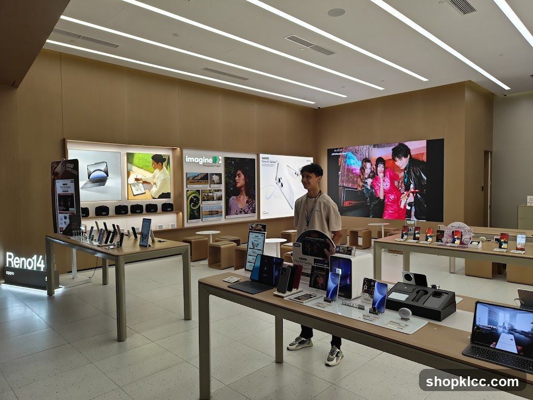 Oppo Store Interior