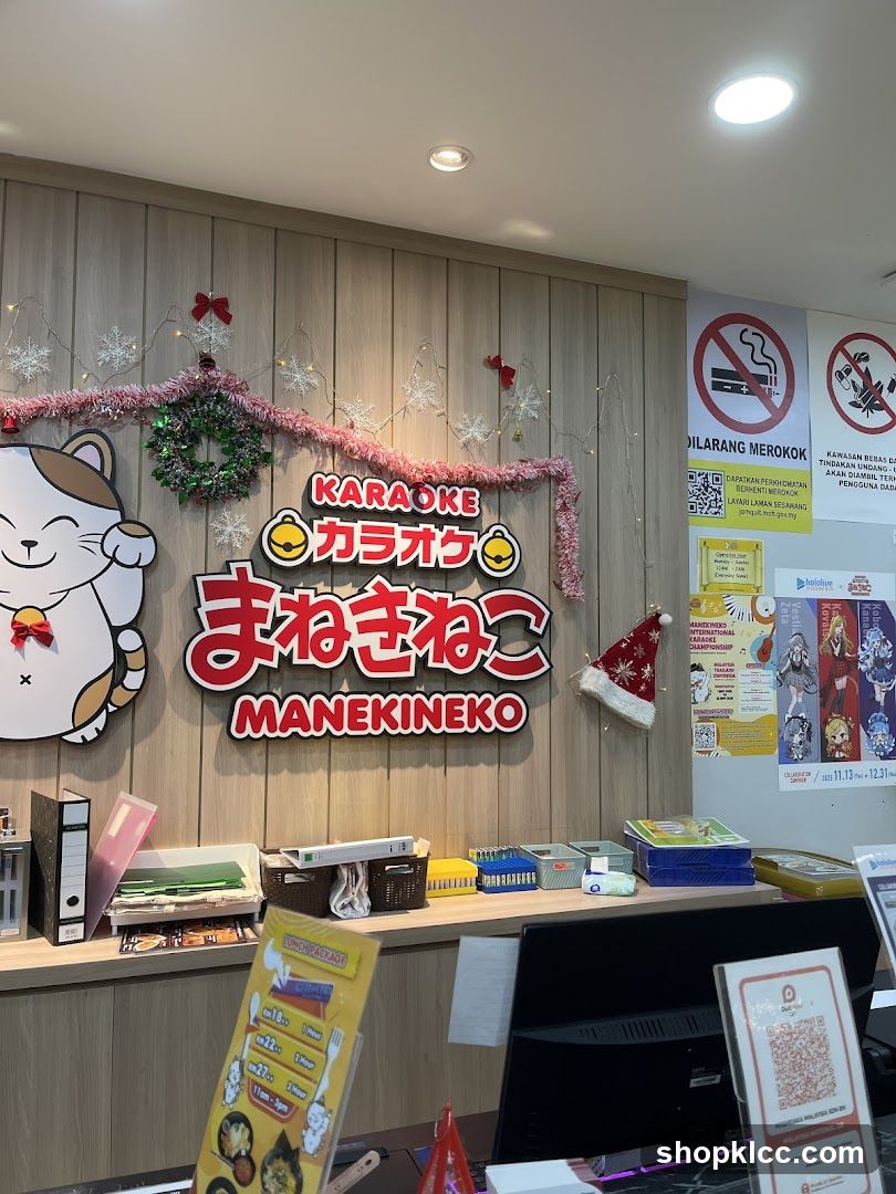 Manekineko Karaoke Interior