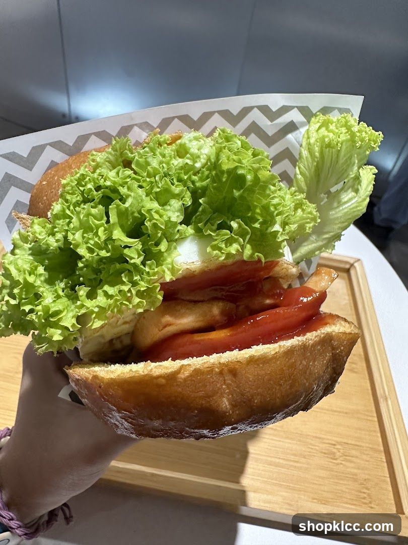 Burger with Lettuce and Tomato