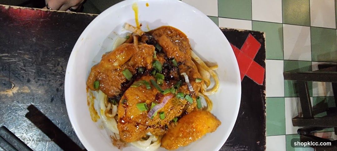 Noodles with Chicken and Sauce