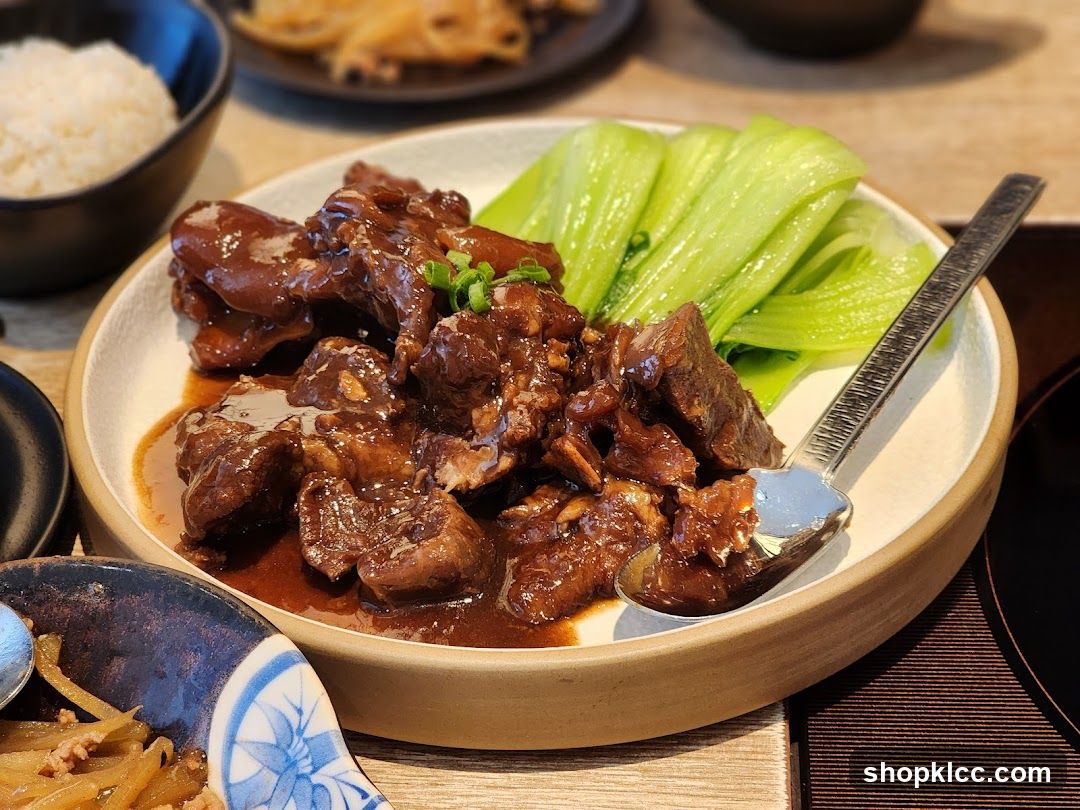 Braised Beef with Bok Choy