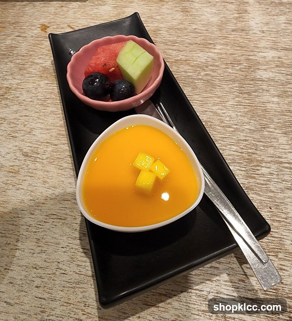 Mango Pudding with Fruit