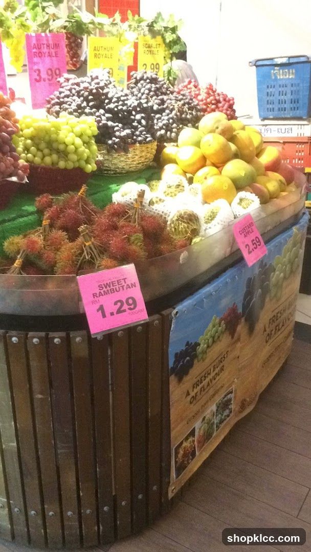 Fruit stall display
