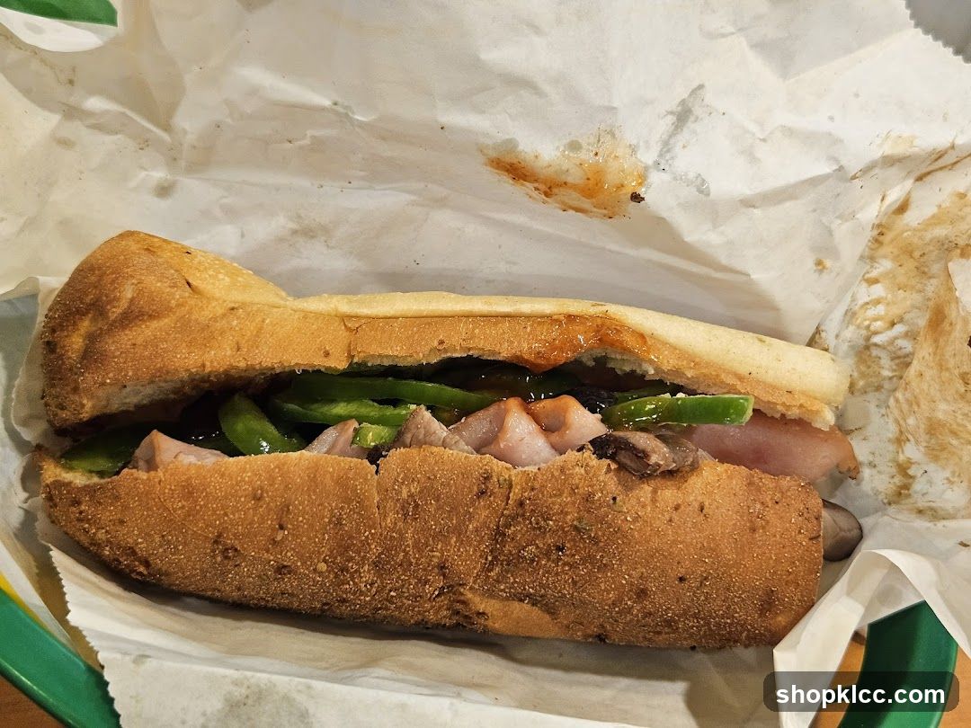 Sandwich with Ham and Green Peppers