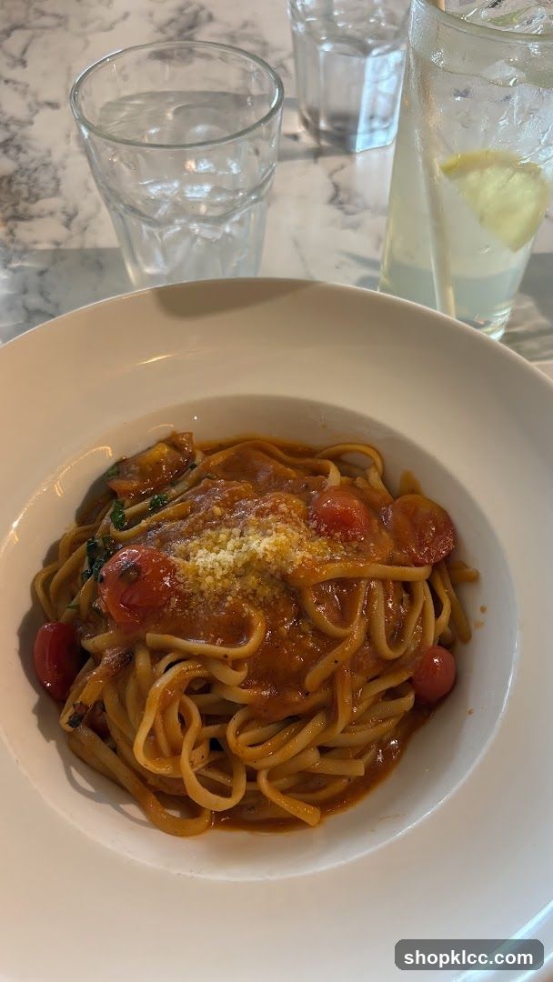 Pasta with Tomatoes and Cheese