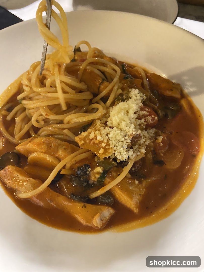 Spaghetti with Chicken and Sauce
