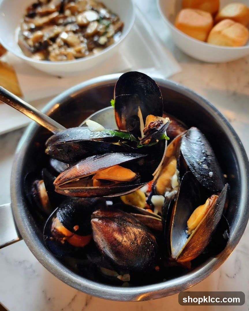 Steamed Mussels