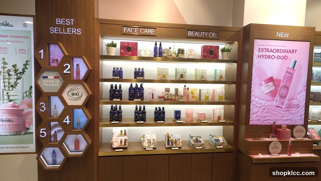 Melvita Store Interior Display